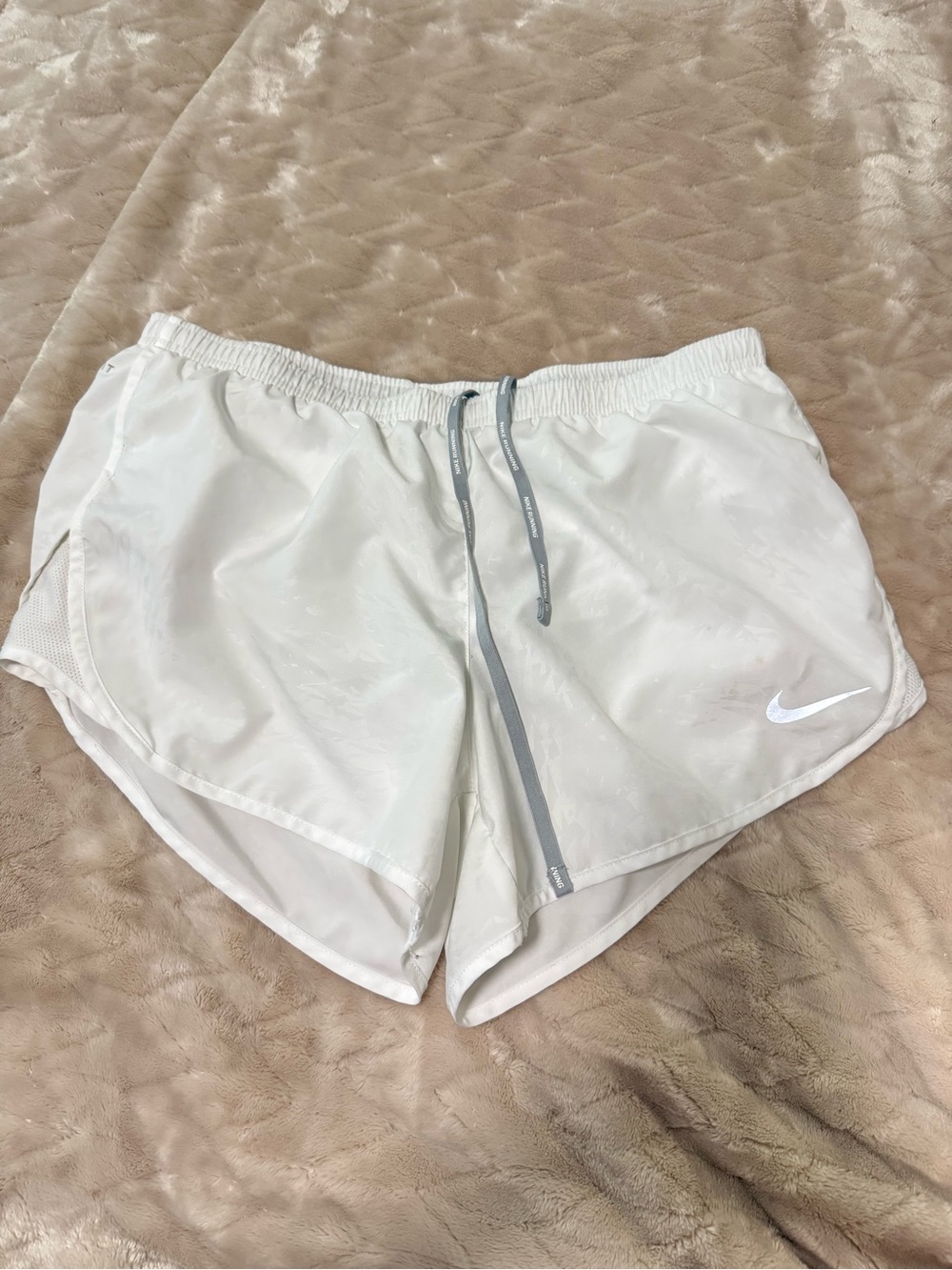 Nike Dri-FIT Tempo Running Shorts White Small